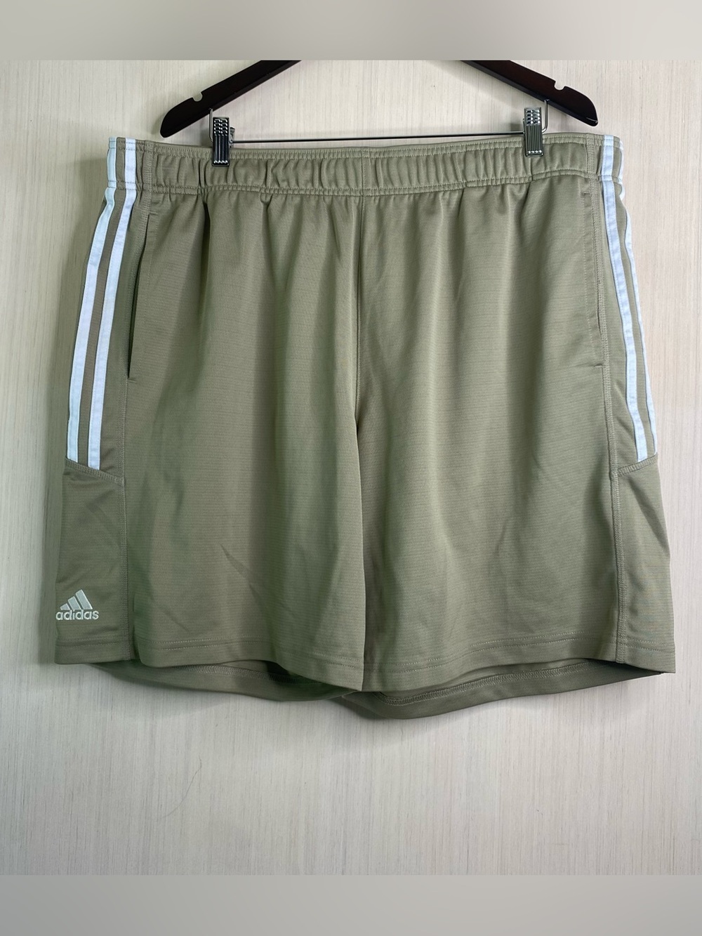 Adidas Men’s Climalite Athletic Shorts Elastic Drawstring Waist 8.5” Inseam 2XL